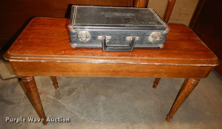 image for item IE9958 Music equipment