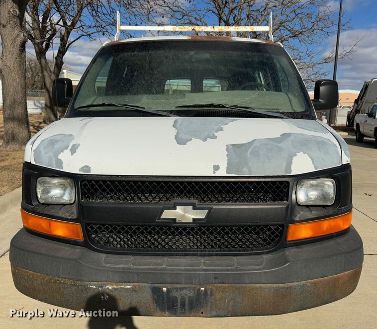 image for item JD9799 2003 Chevrolet Express 1500  van