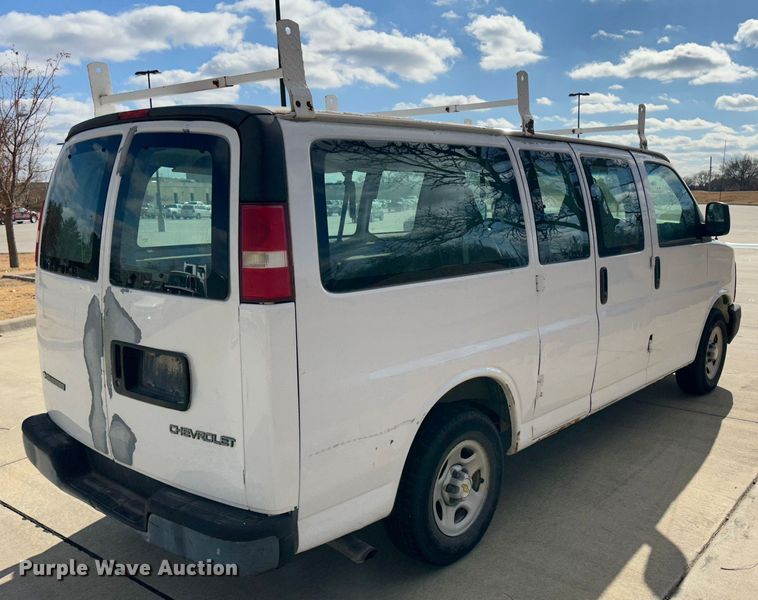 image for item JD9799 2003 Chevrolet Express 1500  van