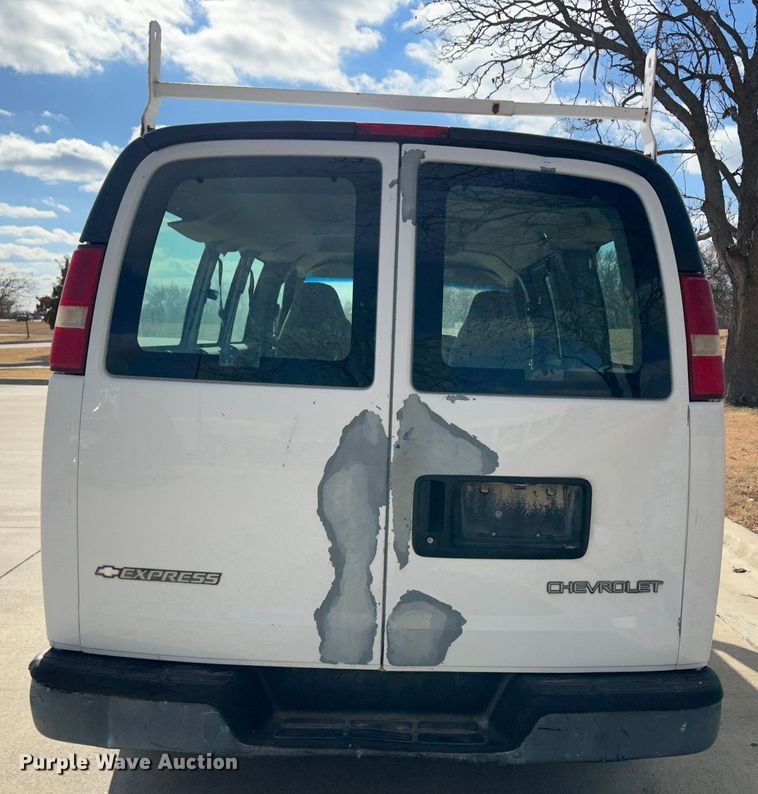 image for item JD9799 2003 Chevrolet Express 1500  van