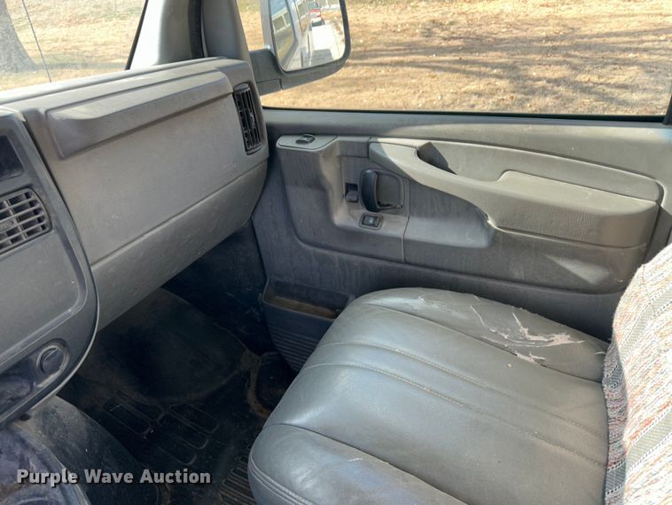 image for item JD9799 2003 Chevrolet Express 1500  van