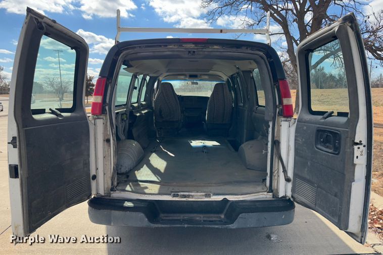 image for item JD9799 2003 Chevrolet Express 1500  van