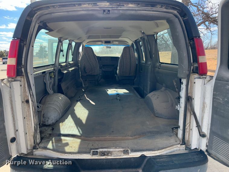 image for item JD9799 2003 Chevrolet Express 1500  van