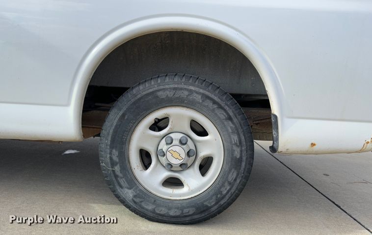 image for item JD9799 2003 Chevrolet Express 1500  van