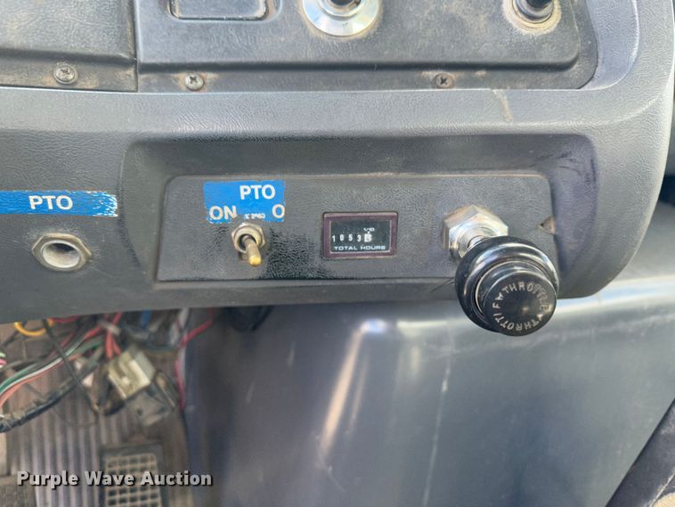 image for item JD9800 1993 Ford L8000  refuse truck