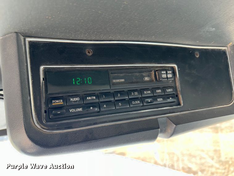 image for item JD9800 1993 Ford L8000  refuse truck