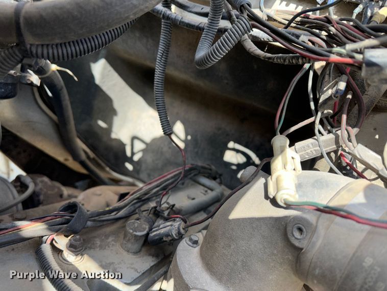 image for item JD9800 1993 Ford L8000  refuse truck