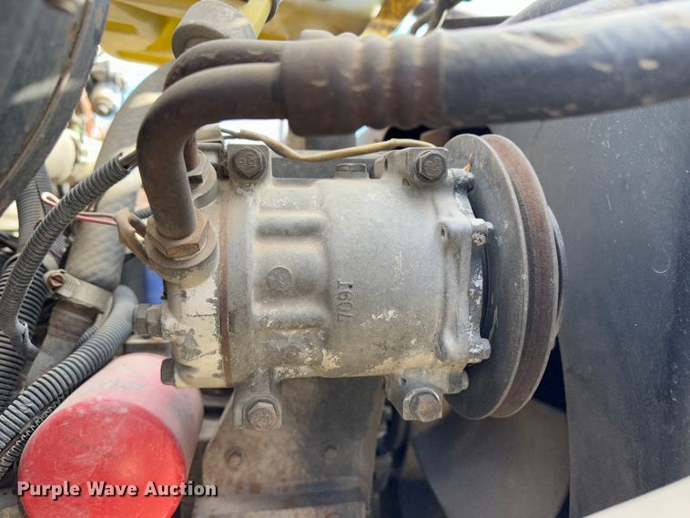 image for item JD9800 1993 Ford L8000  refuse truck