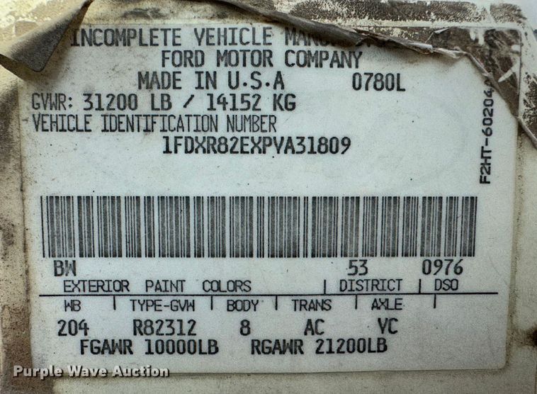 image for item JD9800 1993 Ford L8000  refuse truck