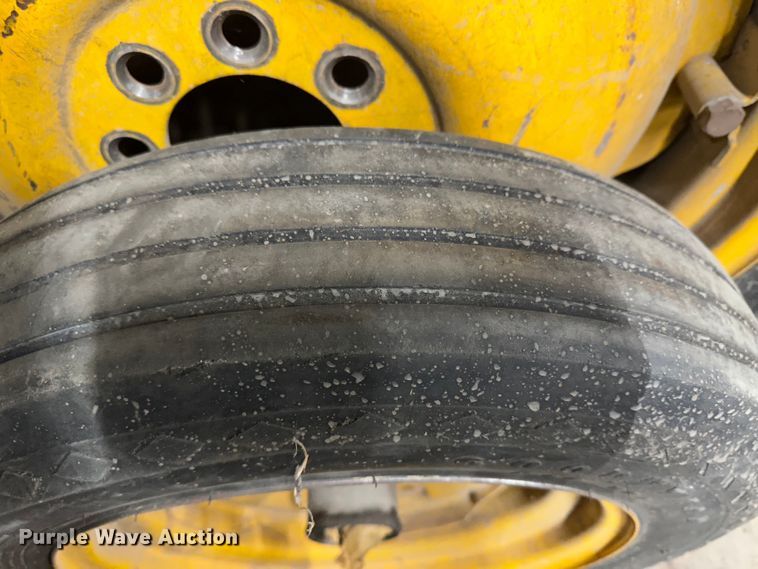 image for item JD9801 Massey Ferguson 35 Turf Special  tractor