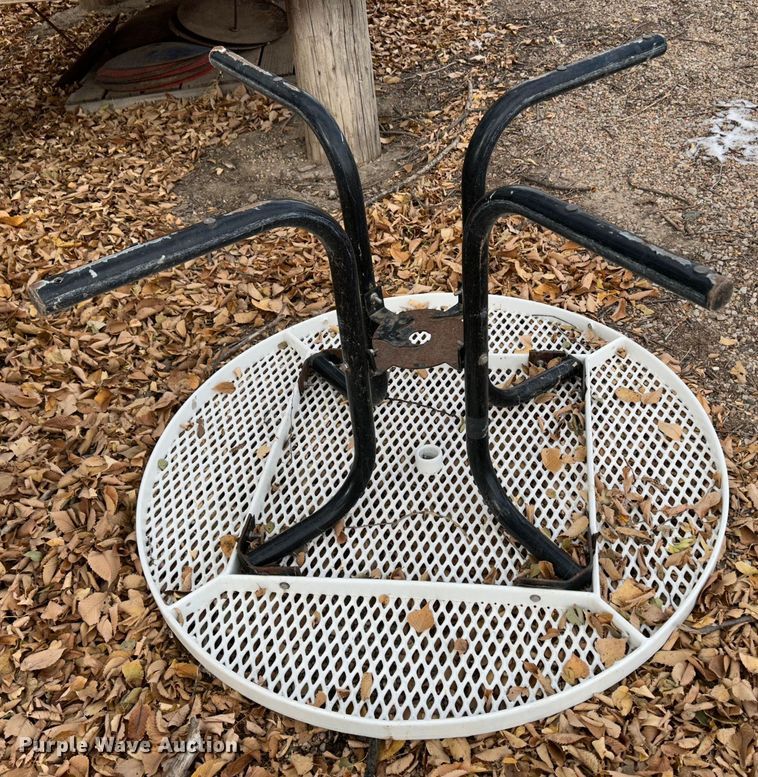 image for item JD9805 (6) 44" diameter tables