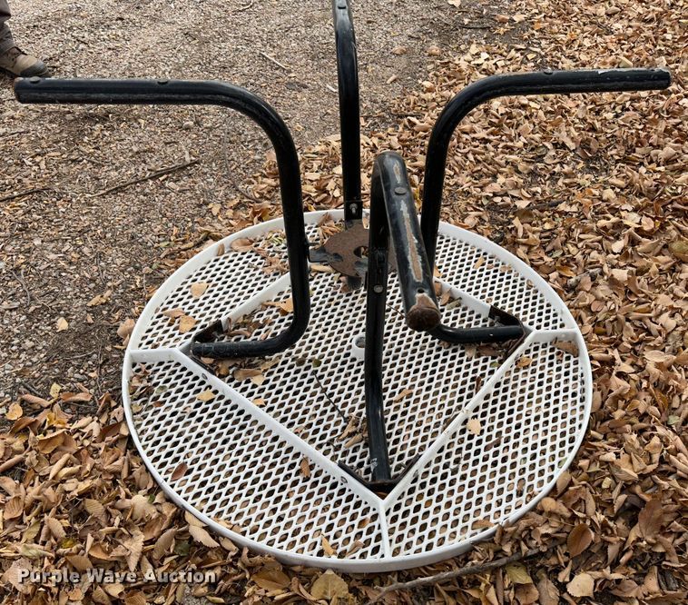 image for item JD9805 (6) 44" diameter tables