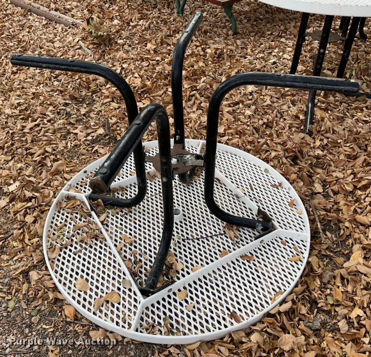 image for item JD9805 (6) 44" diameter tables