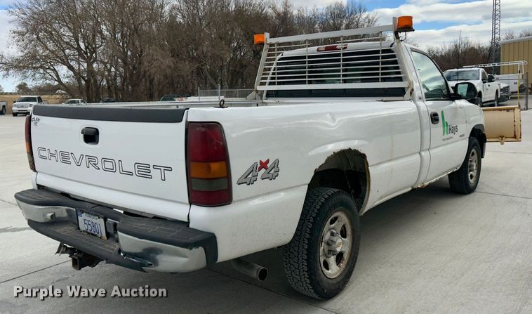 image for item JD9807 2001 Chevrolet Silverado 1500  pickup truck