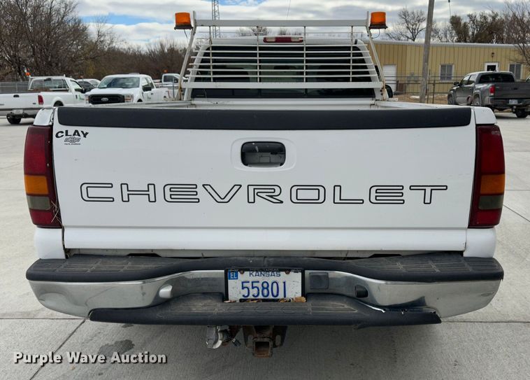 image for item JD9807 2001 Chevrolet Silverado 1500  pickup truck