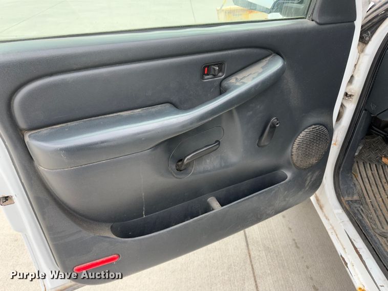 image for item JD9807 2001 Chevrolet Silverado 1500  pickup truck