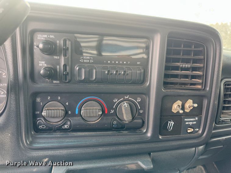 image for item JD9807 2001 Chevrolet Silverado 1500  pickup truck