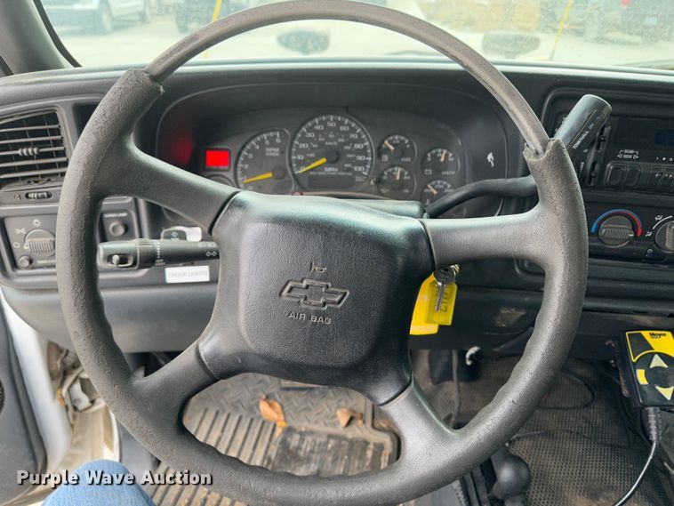 image for item JD9807 2001 Chevrolet Silverado 1500  pickup truck