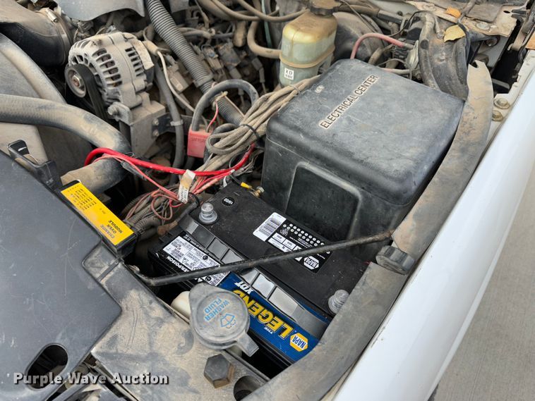 image for item JD9807 2001 Chevrolet Silverado 1500  pickup truck