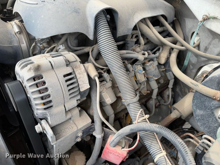 image for item JD9807 2001 Chevrolet Silverado 1500  pickup truck