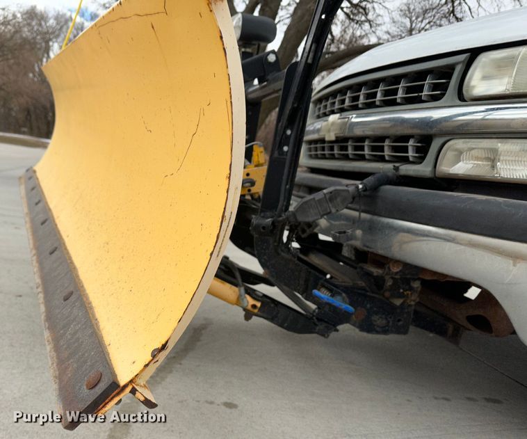 image for item JD9807 2001 Chevrolet Silverado 1500  pickup truck