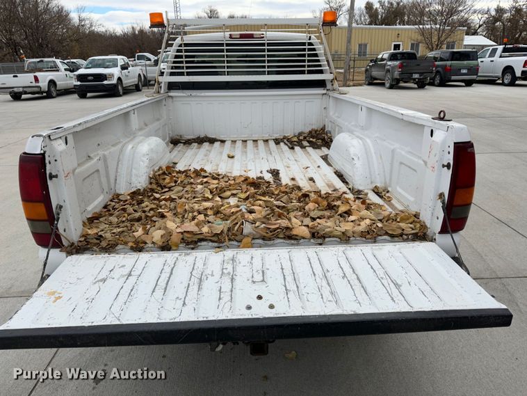 image for item JD9807 2001 Chevrolet Silverado 1500  pickup truck