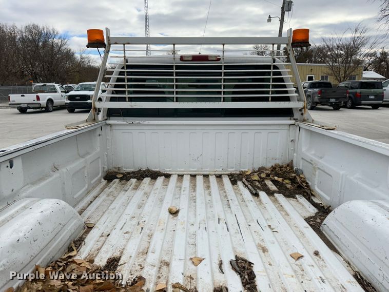 image for item JD9807 2001 Chevrolet Silverado 1500  pickup truck