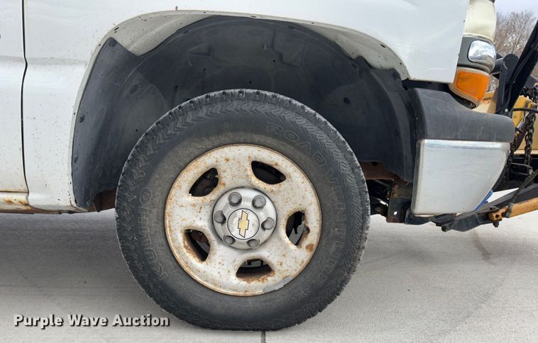 image for item JD9807 2001 Chevrolet Silverado 1500  pickup truck