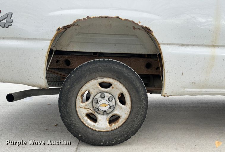 image for item JD9807 2001 Chevrolet Silverado 1500  pickup truck