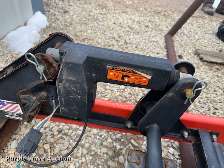 image for item JD9813 DR  field groomer