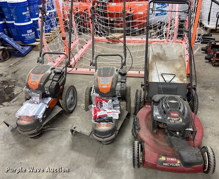 image for item JD9818 Lawn and garden equipment