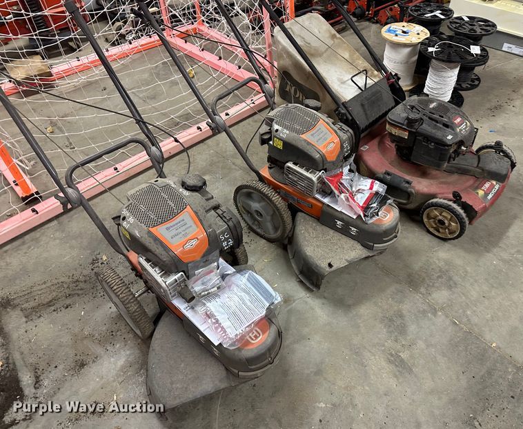 image for item JD9818 Lawn and garden equipment