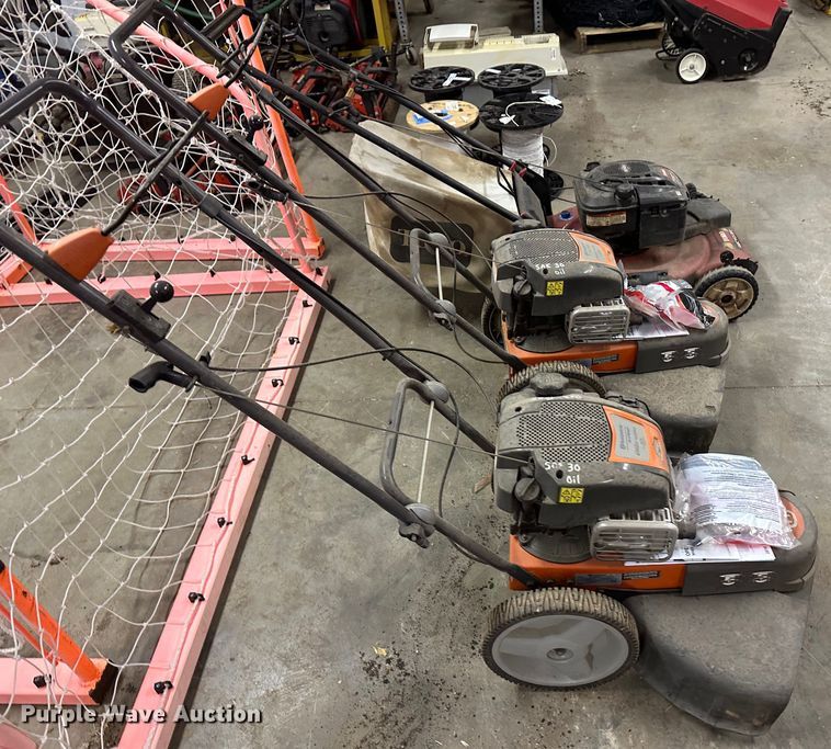 image for item JD9818 Lawn and garden equipment