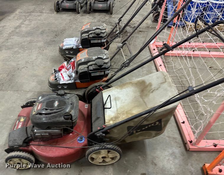 image for item JD9818 Lawn and garden equipment