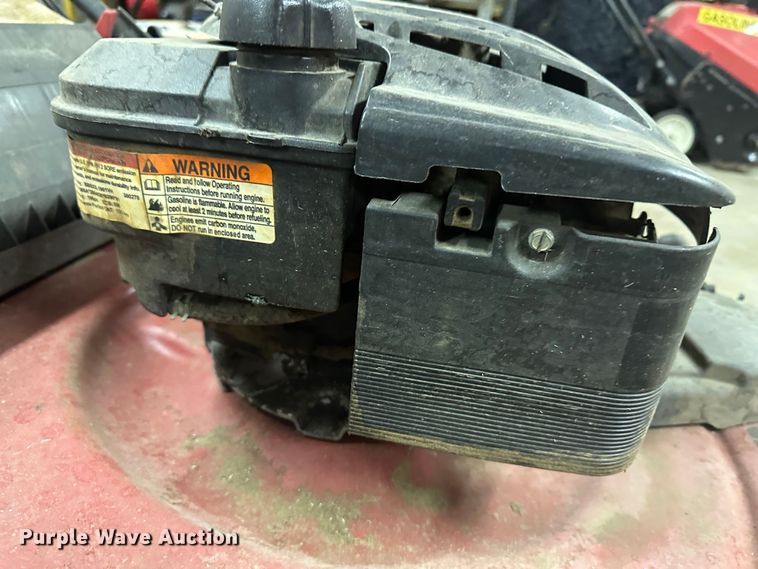 image for item JD9818 Lawn and garden equipment