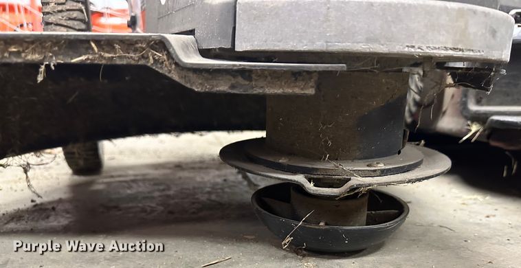 image for item JD9818 Lawn and garden equipment