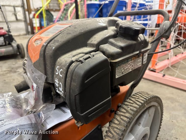 image for item JD9818 Lawn and garden equipment