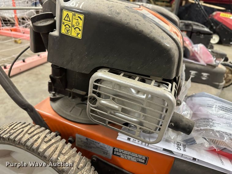 image for item JD9818 Lawn and garden equipment