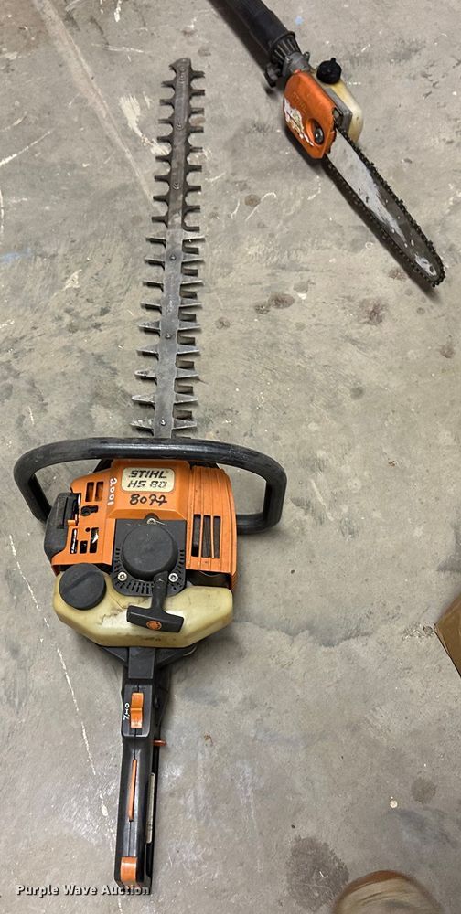 image for item JD9820 Lawn and garden equipment