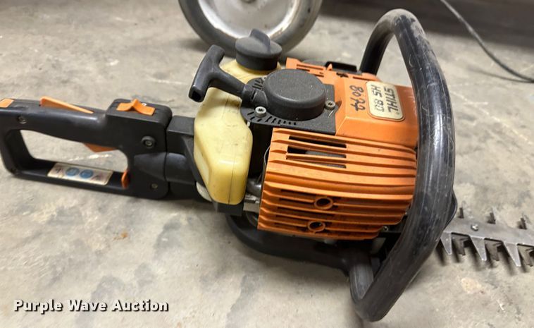 image for item JD9820 Lawn and garden equipment