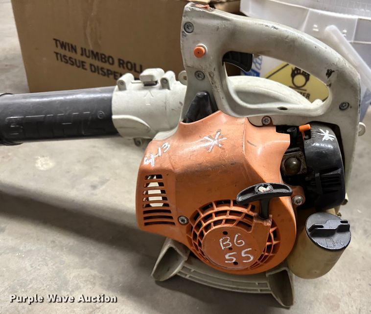 image for item JD9820 Lawn and garden equipment