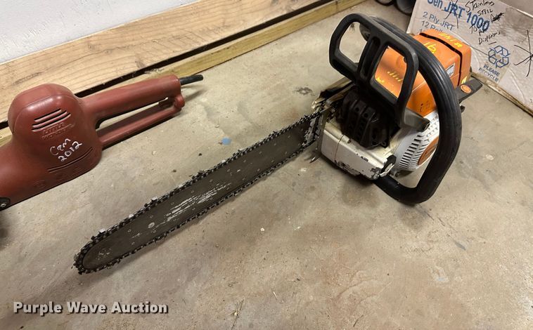 image for item JD9820 Lawn and garden equipment