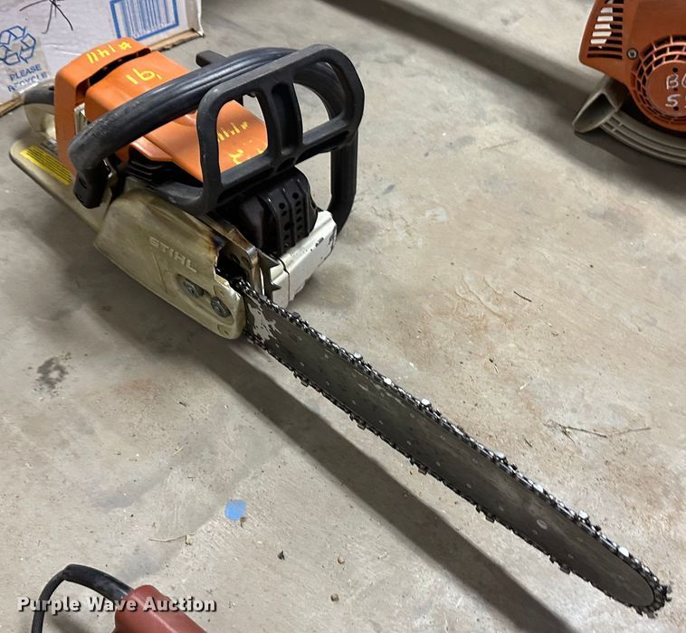 image for item JD9820 Lawn and garden equipment