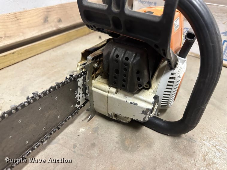 image for item JD9820 Lawn and garden equipment