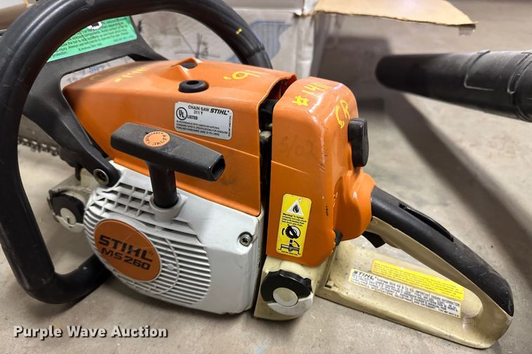 image for item JD9820 Lawn and garden equipment