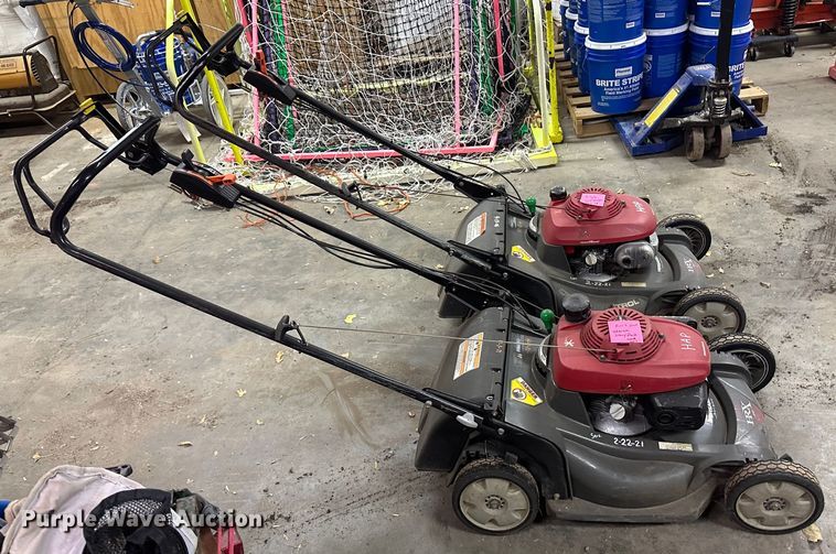 image for item JD9825 (2) Honda push mowers