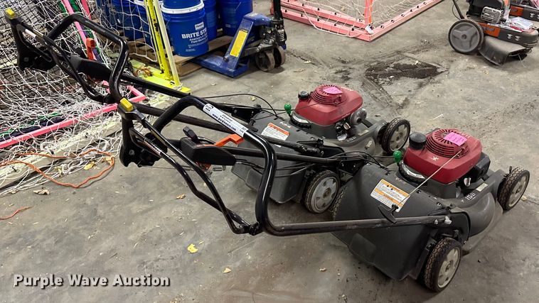 image for item JD9825 (2) Honda push mowers