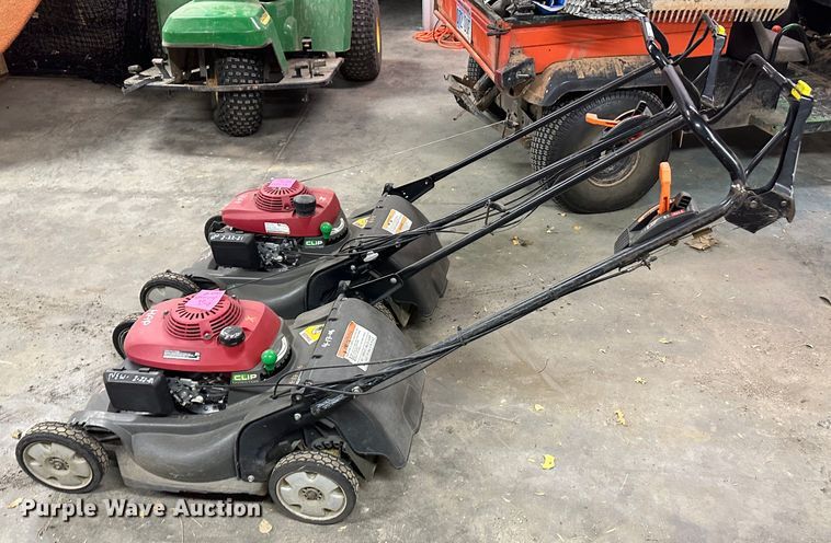 image for item JD9825 (2) Honda push mowers