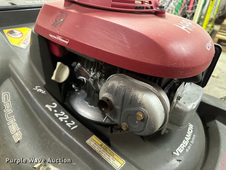 image for item JD9825 (2) Honda push mowers