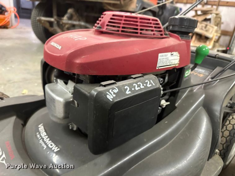 image for item JD9825 (2) Honda push mowers